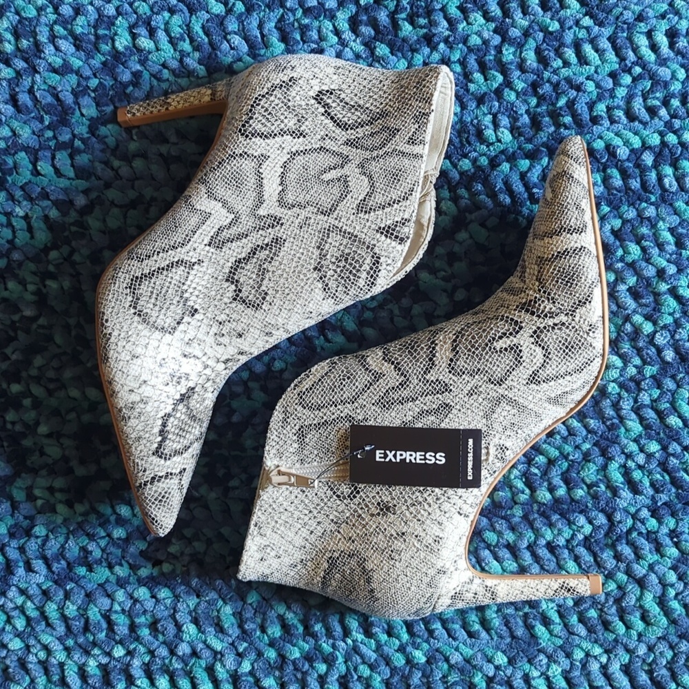 NWT Express Snake Print Booties - Size 8